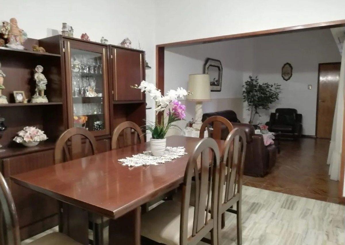 Foto de VENTA CASA 5amb Valentín Alsina Patio Terraza Coch, imagen 1