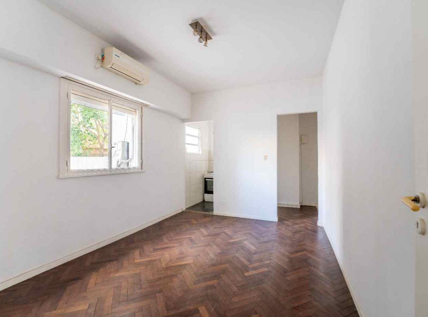 Foto de VENTA 2 AMBIENTES BAJO BELGRANO con GRAN JARDIN, imagen 2