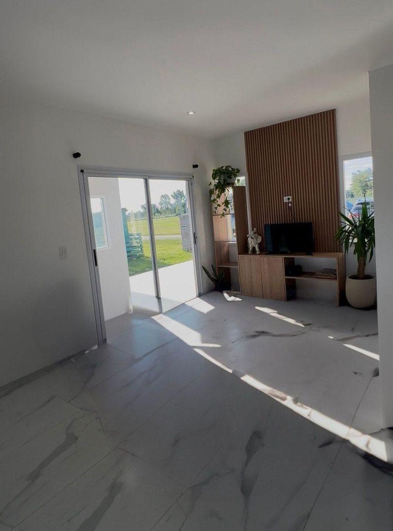 Foto de CASA 160 M2 C/PILETA Y QUINCHO /4 AMB/FINCAS JOVEN, imagen 1