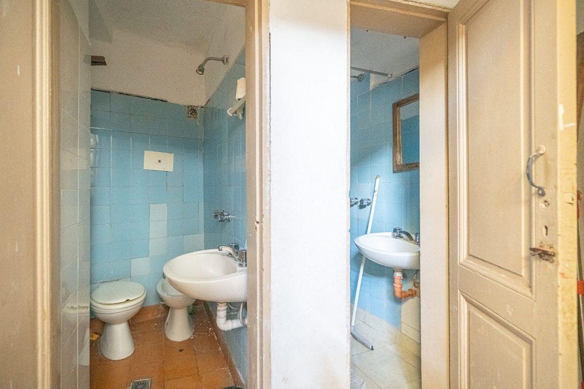 Foto de VENTA EDIFICIO DE 17 AMBIENTES EN BALVANERA, imagen 4