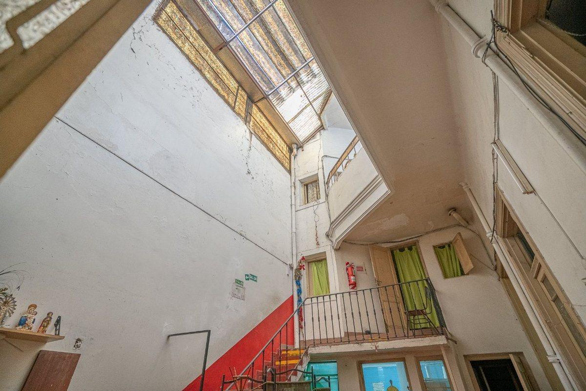 Foto de VENTA EDIFICIO DE 17 AMBIENTES EN BALVANERA, imagen 3