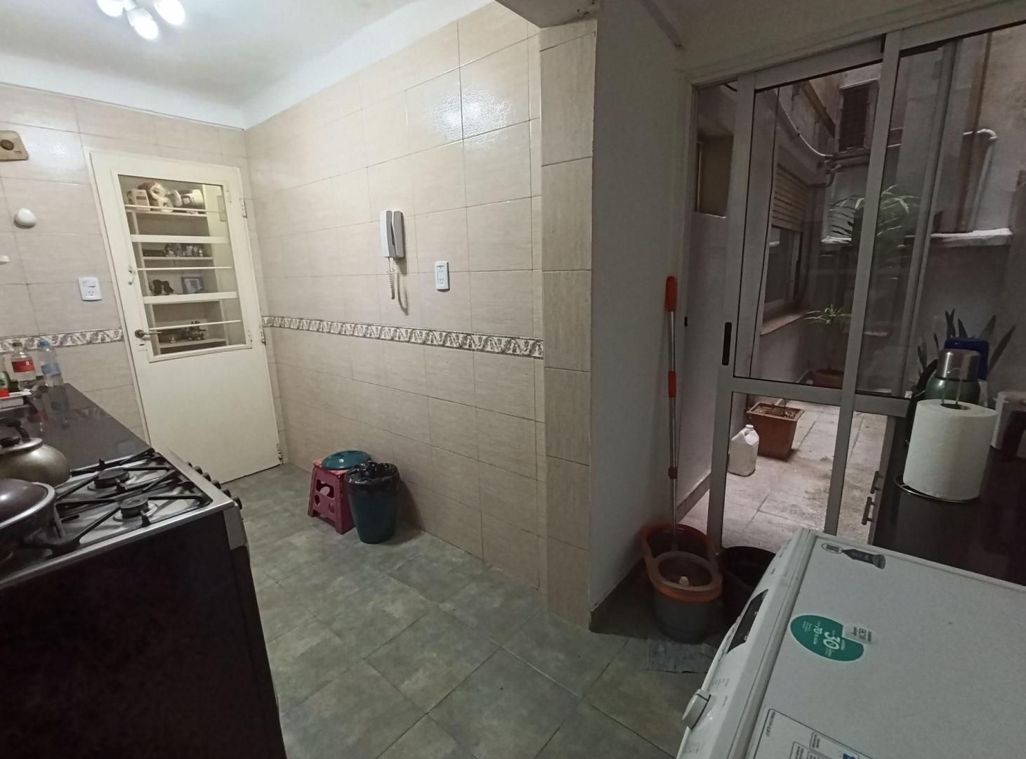Foto de DPTO 3 AMB EN VENTA BALVANERA 2 PATIOS, imagen 1