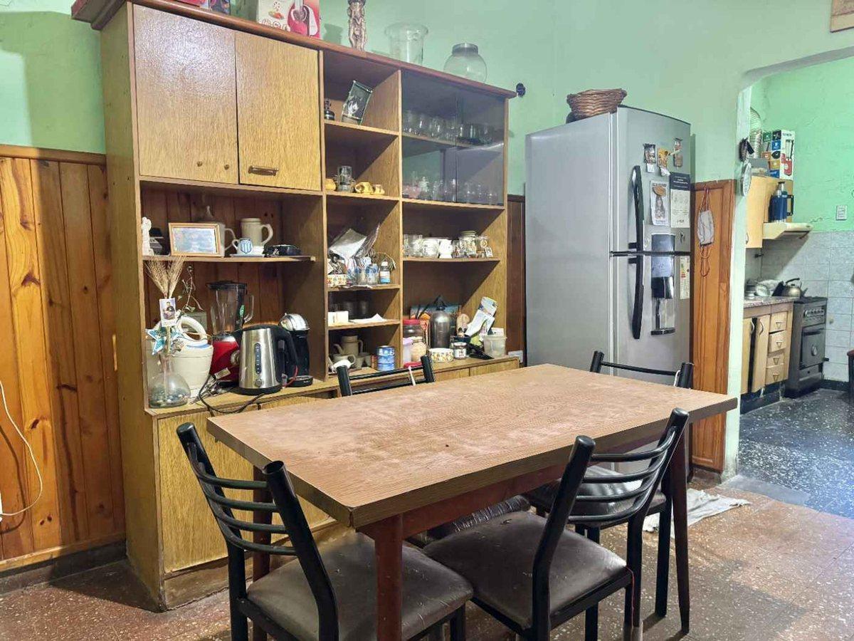 Foto de Venta PH 4 ambientes a remodelar Sarandí parque, imagen 2