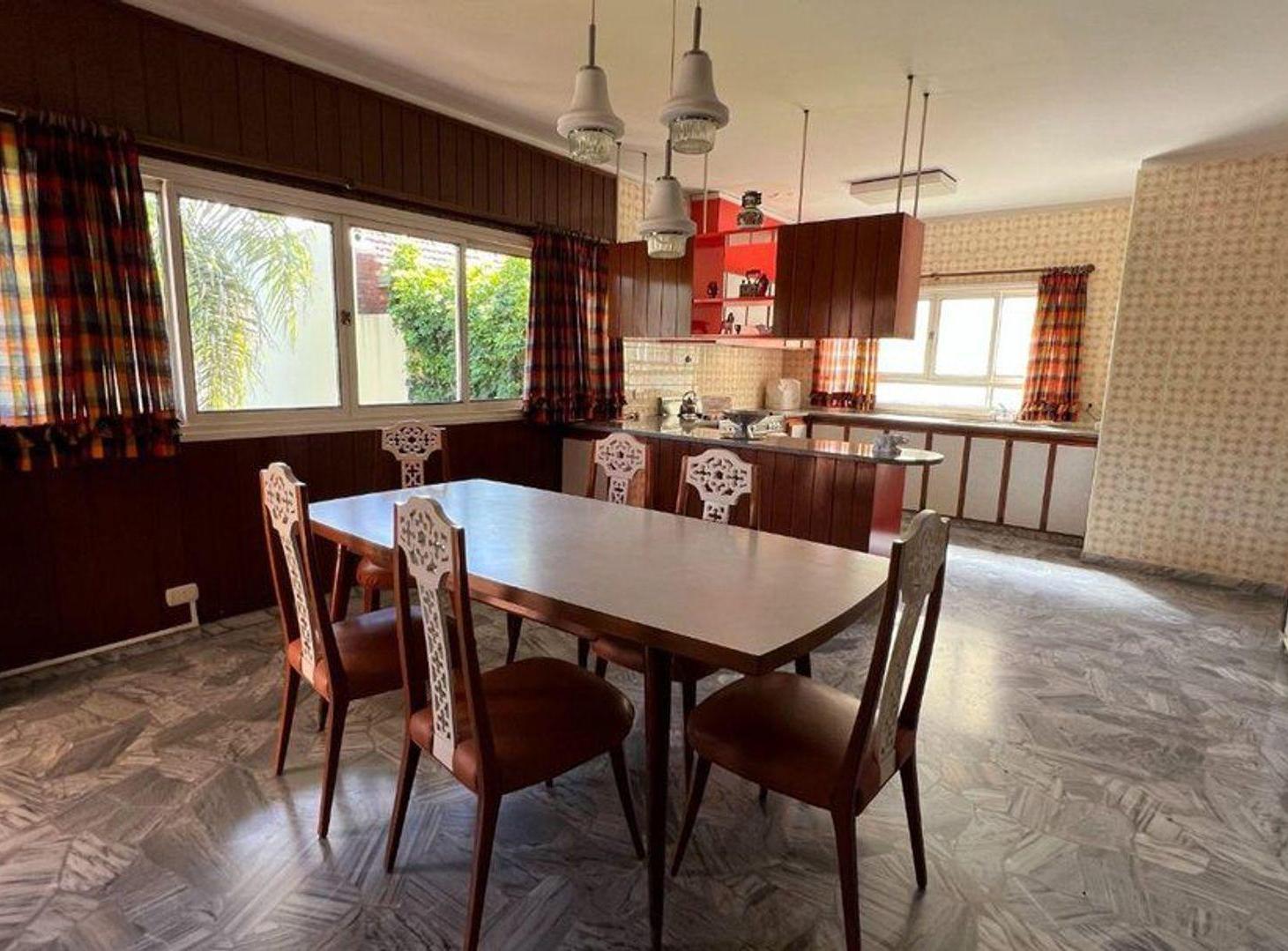 Foto de Venta casa Barrio Parque Bernal sobre dos lotes, imagen 3