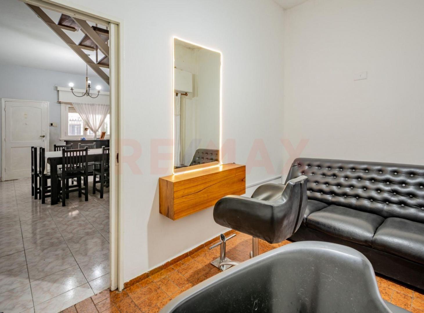 Foto de VENTA CASA 4 AMB C/PILETA -V. MADERO CREDIT PERMUT, imagen 3