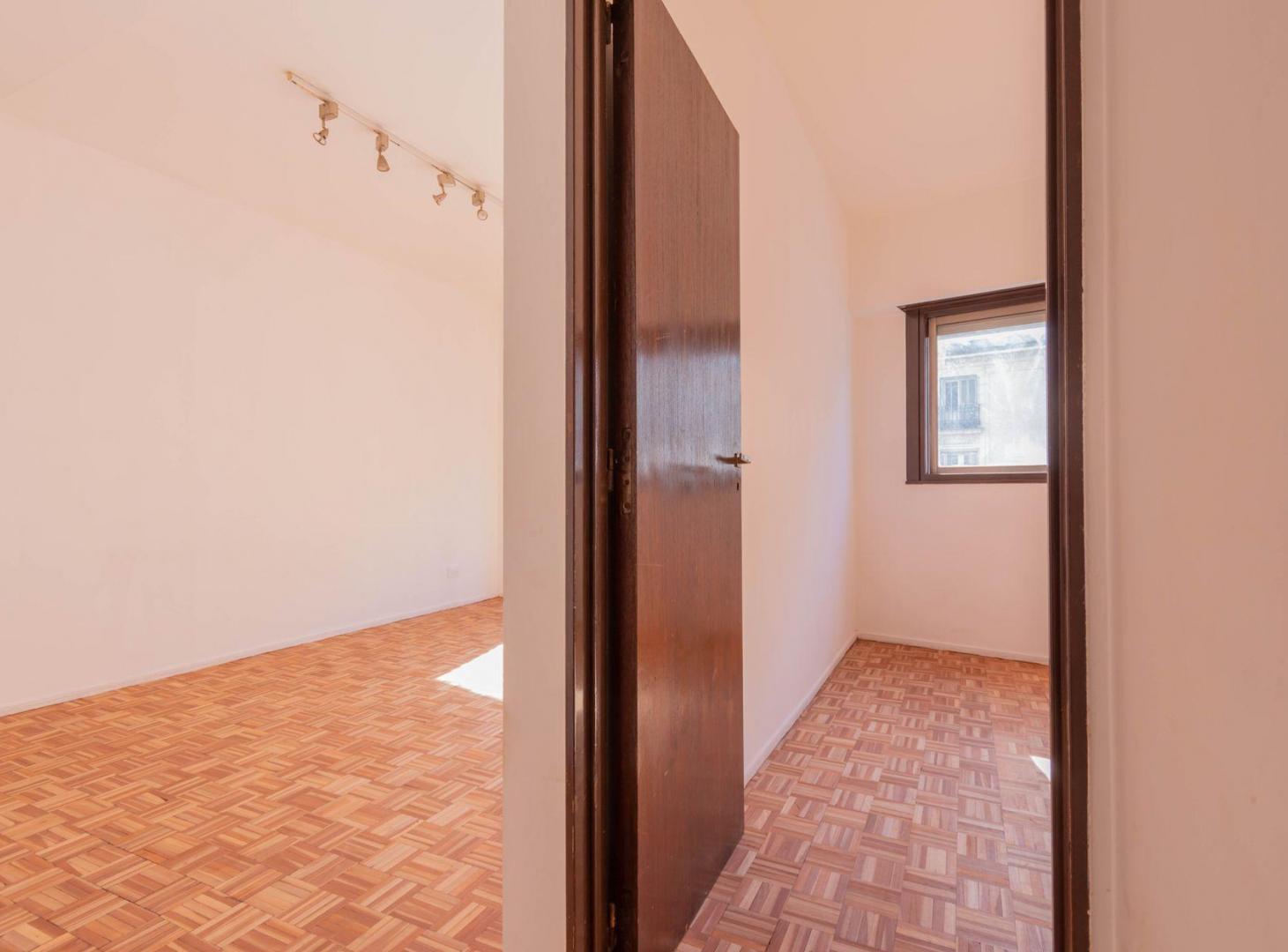 Foto de Venta Departamento de 2 ambientes zona Facultades, imagen 3