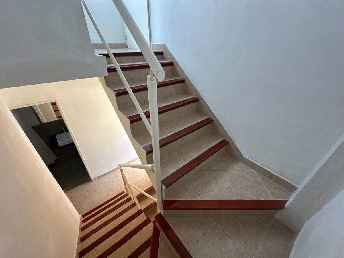 Foto de IMPECABLE CASA 90 M /4 AMB /C PATIO /APTO CRÉDITO, imagen 2
