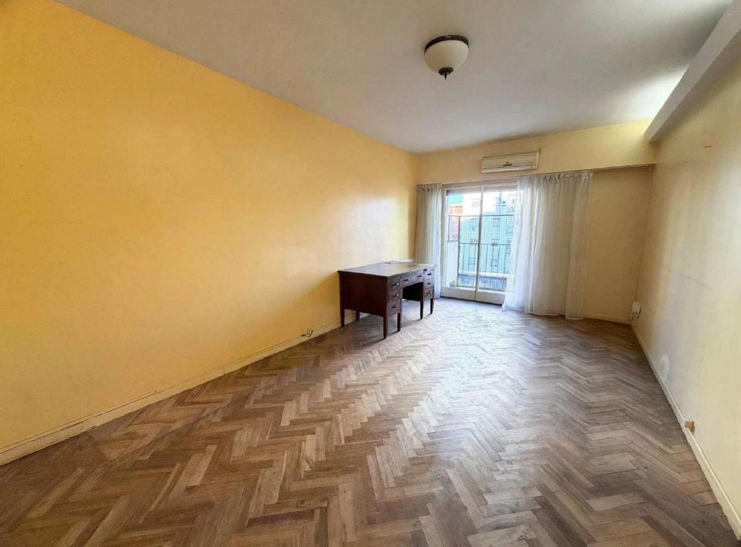 Foto de VENTA DEPTO. 4 AMBIENTES C/DEPENDENCIA Y BALCÓN, imagen 3