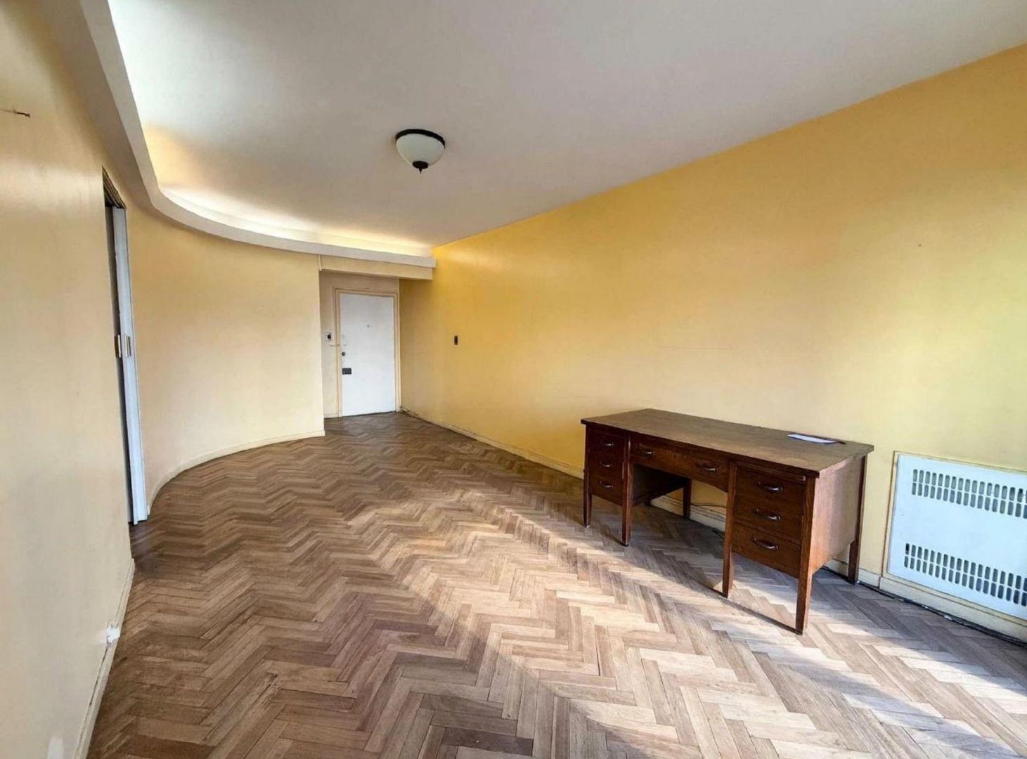 Foto de VENTA DEPTO. 4 AMBIENTES C/DEPENDENCIA Y BALCÓN, imagen 4