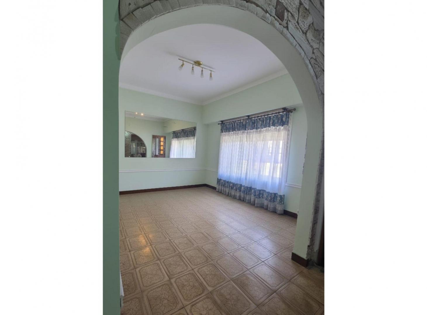 Foto de Venta Hermoso Dúplex 6 Ambientes c/Cochera y Patio, imagen 2