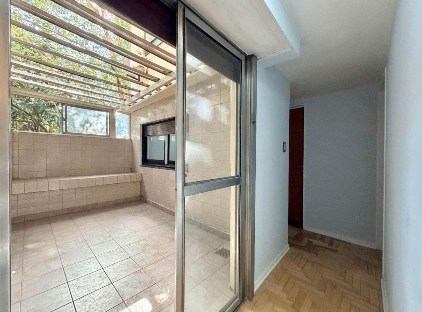 Foto de SEMIPISO 3 AMB 85 M2 C/2 PATIOS-BAULERA-APTO CRED, imagen 1