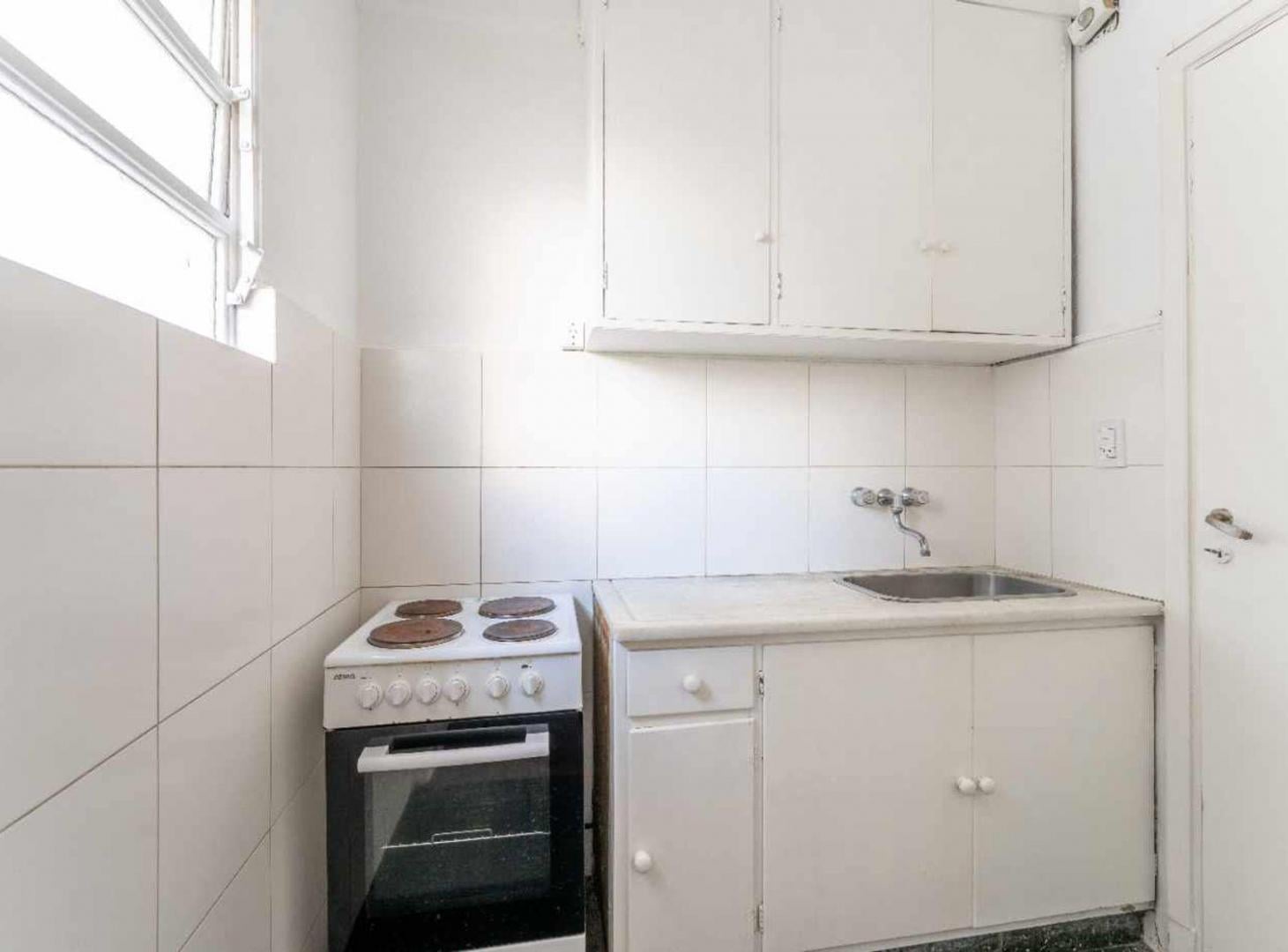 Foto de VENTA 2 AMBIENTES BAJO BELGRANO con GRAN JARDIN, imagen 4