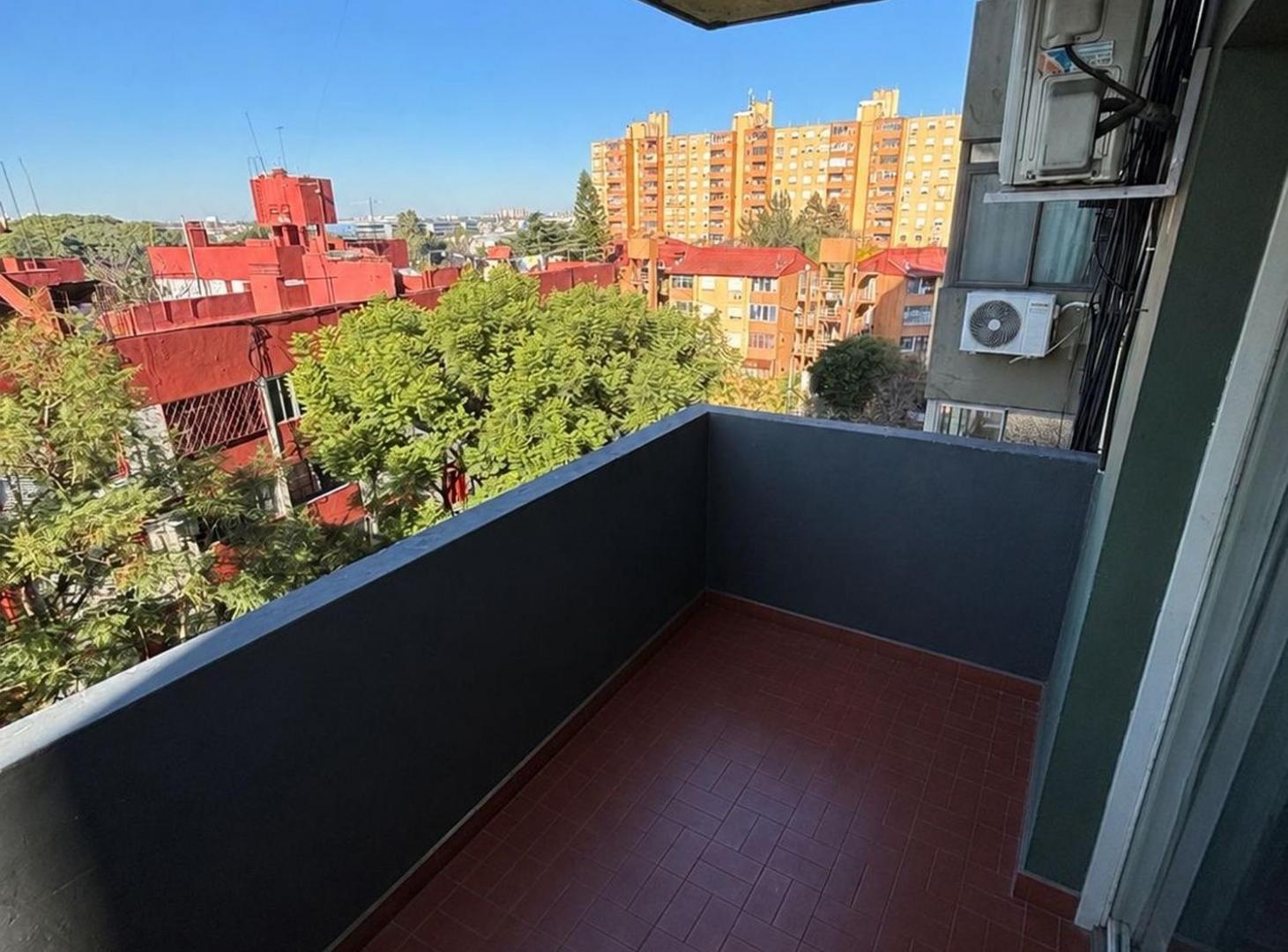 Foto de Amplio 2 AMB CON VISTA ABIERTA ( FLORES), imagen 3