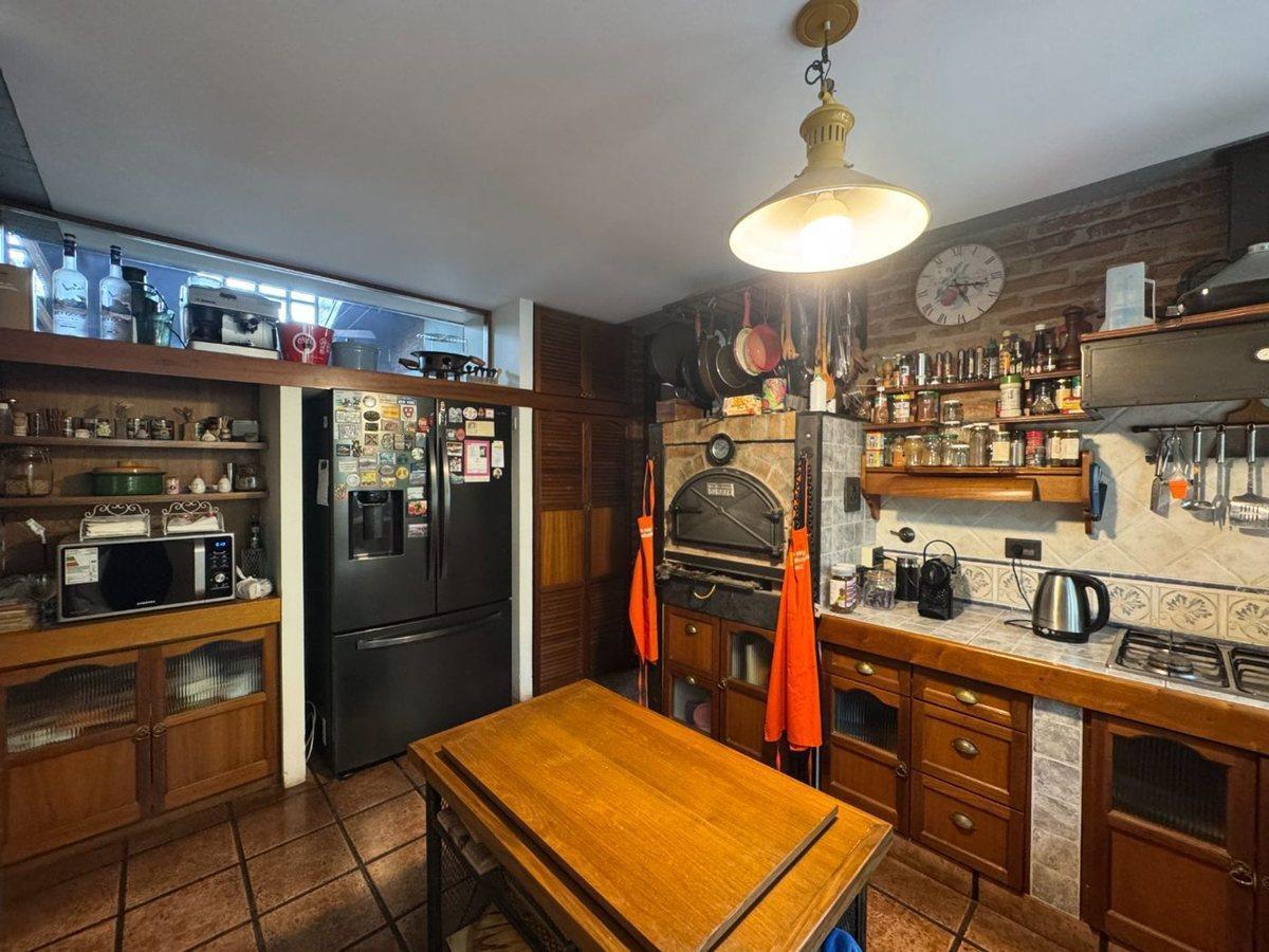 Foto de Venta casa Bernal Apto Credito pileta quincho, imagen 4
