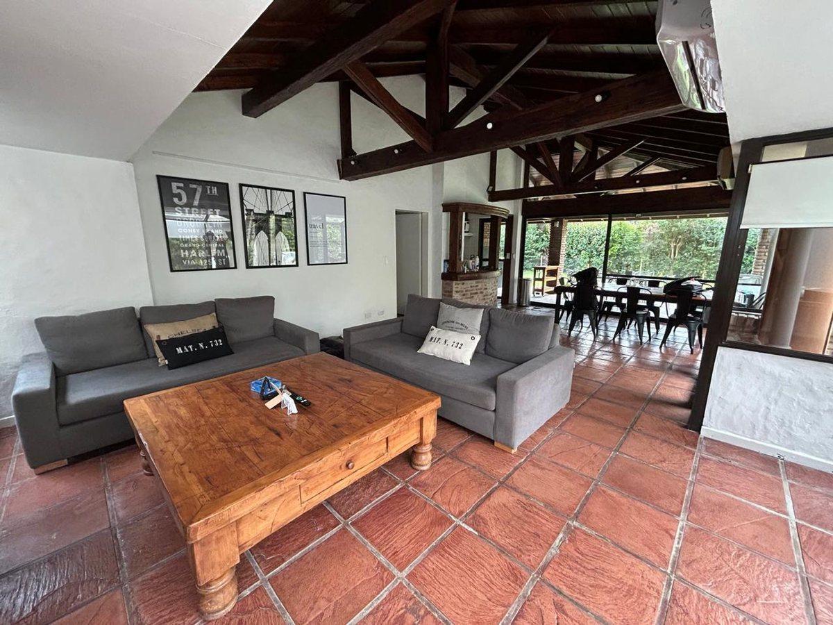 Foto de VENTA CASA 4 AMB COUNTRY LOS TRONCOS PILAR, imagen 2
