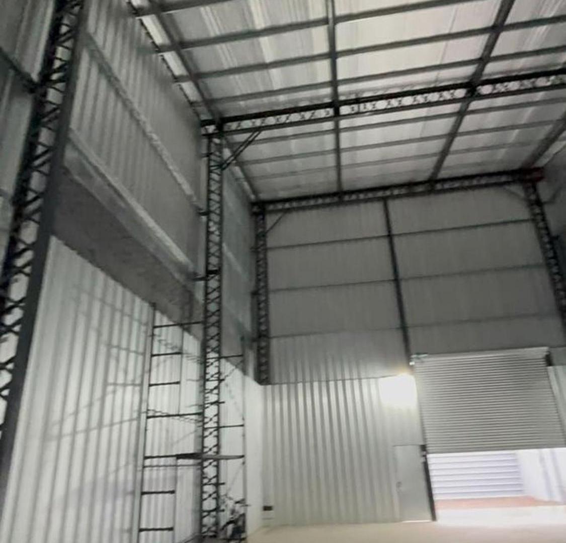 Foto de ALQUILER GALPON 190 M2 CUBIERTOS 11 MTS DE ALTURA, imagen 1