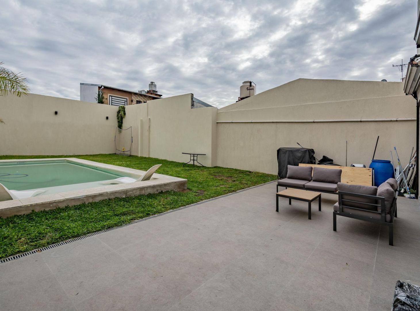 Foto de VENTA CASA 5 AMB A ESTRENAR C/PILETA - ALDO BONZI, imagen 2