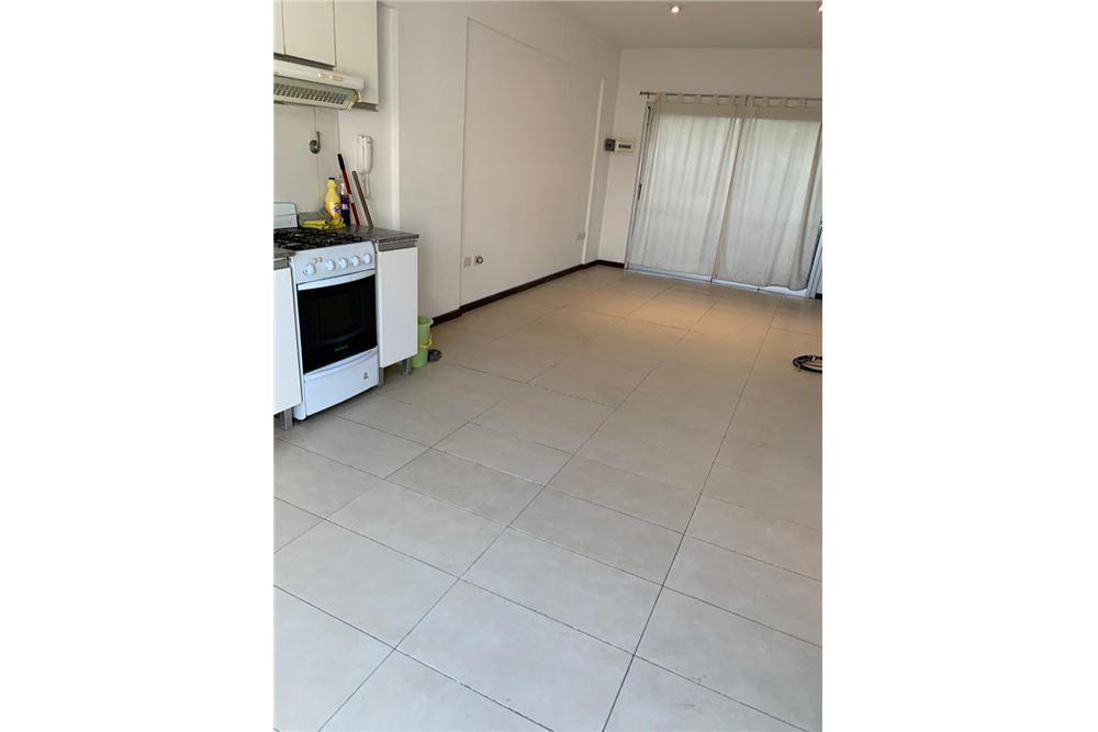 Foto de Venta 2 ambientes Bernal Centro, imagen 3