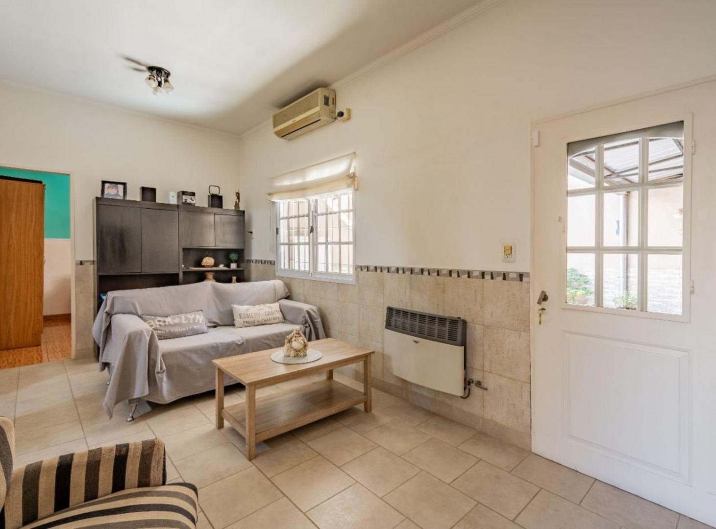 Foto de VENTA - CASA 4 AMB C/ PATIO Y TERRAZA - TABLADA, imagen 2