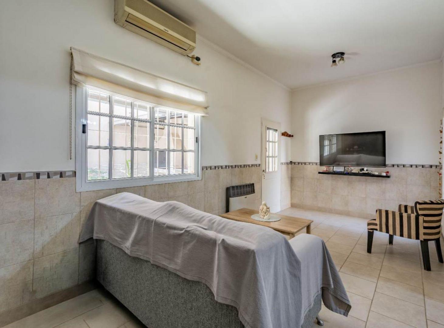 Foto de VENTA - CASA 4 AMB C/ PATIO Y TERRAZA - TABLADA, imagen 3