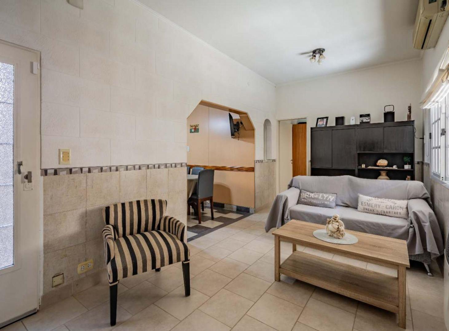 Foto de VENTA - CASA 4 AMB C/ PATIO Y TERRAZA - TABLADA, imagen 4