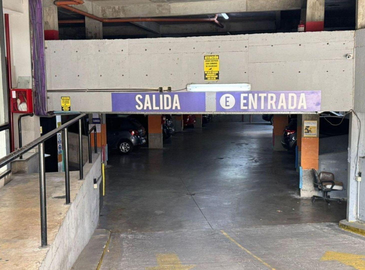 Foto de VENTA EXCELENTE COCHERA FIJA CUBIERTA EN ALMAGRO, imagen 3