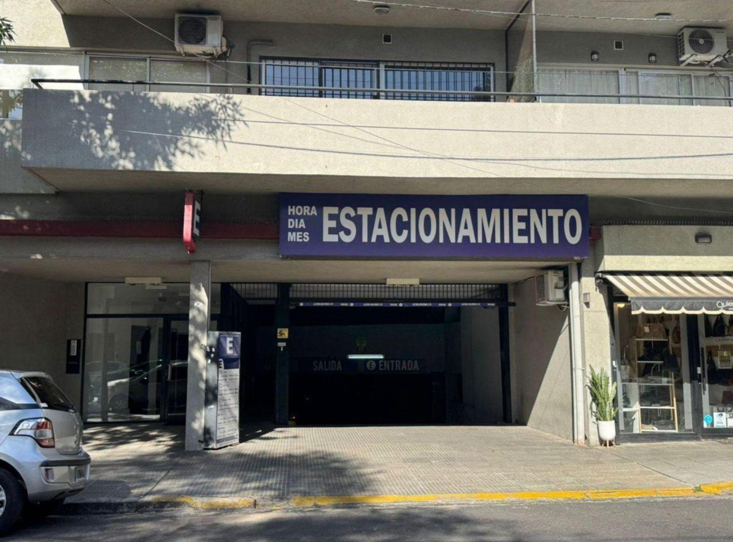 Foto de VENTA EXCELENTE COCHERA FIJA CUBIERTA EN ALMAGRO, imagen 2