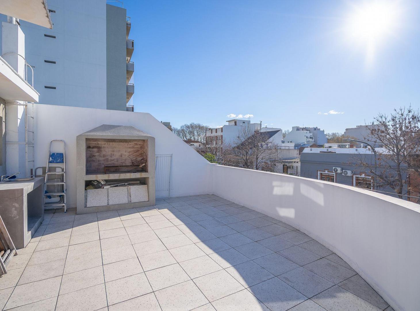 Foto de VENTA CASA DE 6 AMB - VILLA DEL PARQUE CON TERRAZA, imagen 2