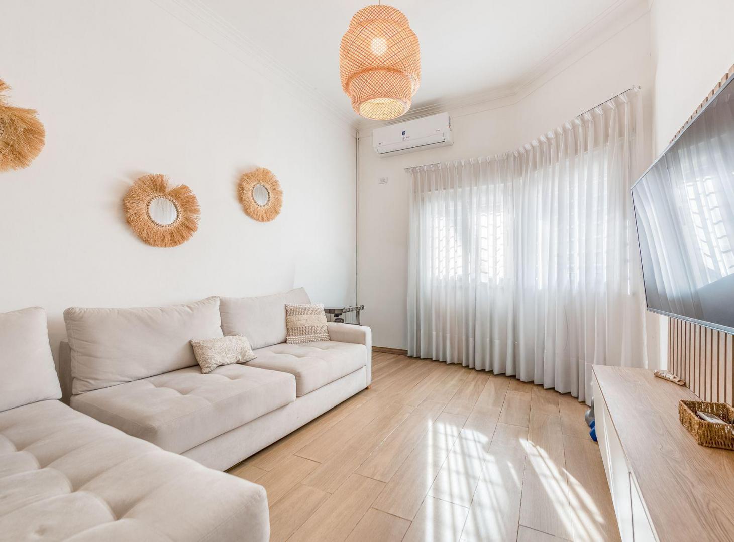 Foto de VENTA CASA DE 6 AMB - VILLA DEL PARQUE CON TERRAZA, imagen 4