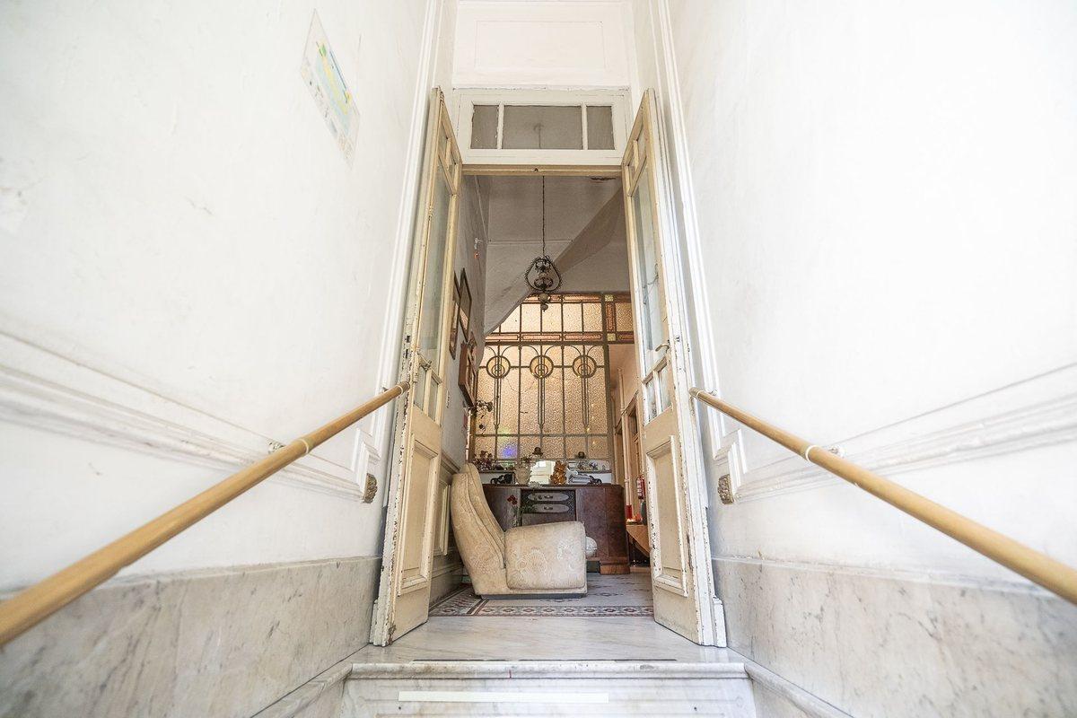 Foto de VENTA EDIFICIO DE 17 AMBIENTES EN BALVANERA, imagen 2