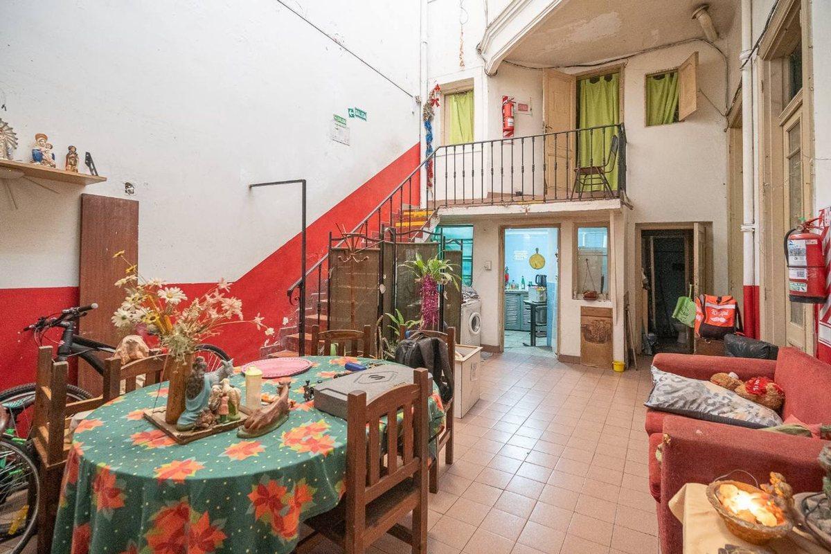 Foto de VENTA EDIFICIO DE 17 AMBIENTES EN BALVANERA, imagen 4