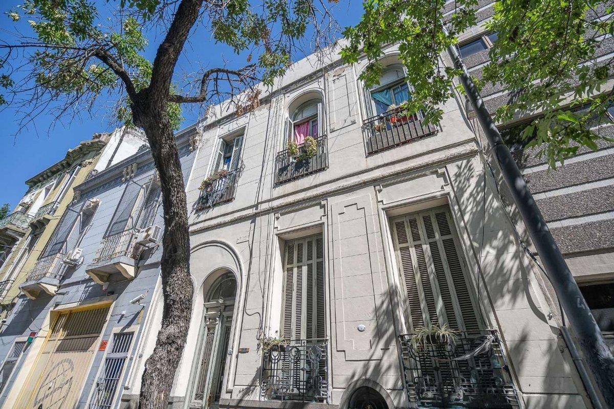 Foto de VENTA EDIFICIO DE 17 AMBIENTES EN BALVANERA, imagen 3