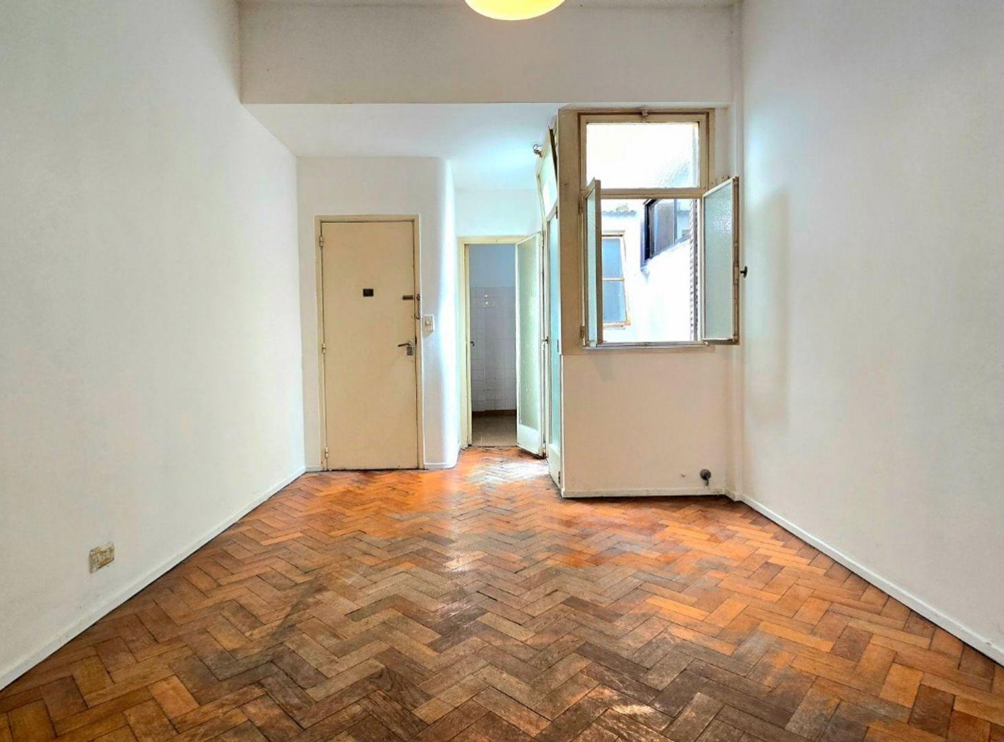 Foto de DEPARTAMENTO 2 AMBIENTES CON BALCÓN EN MONSERRAT, imagen 1