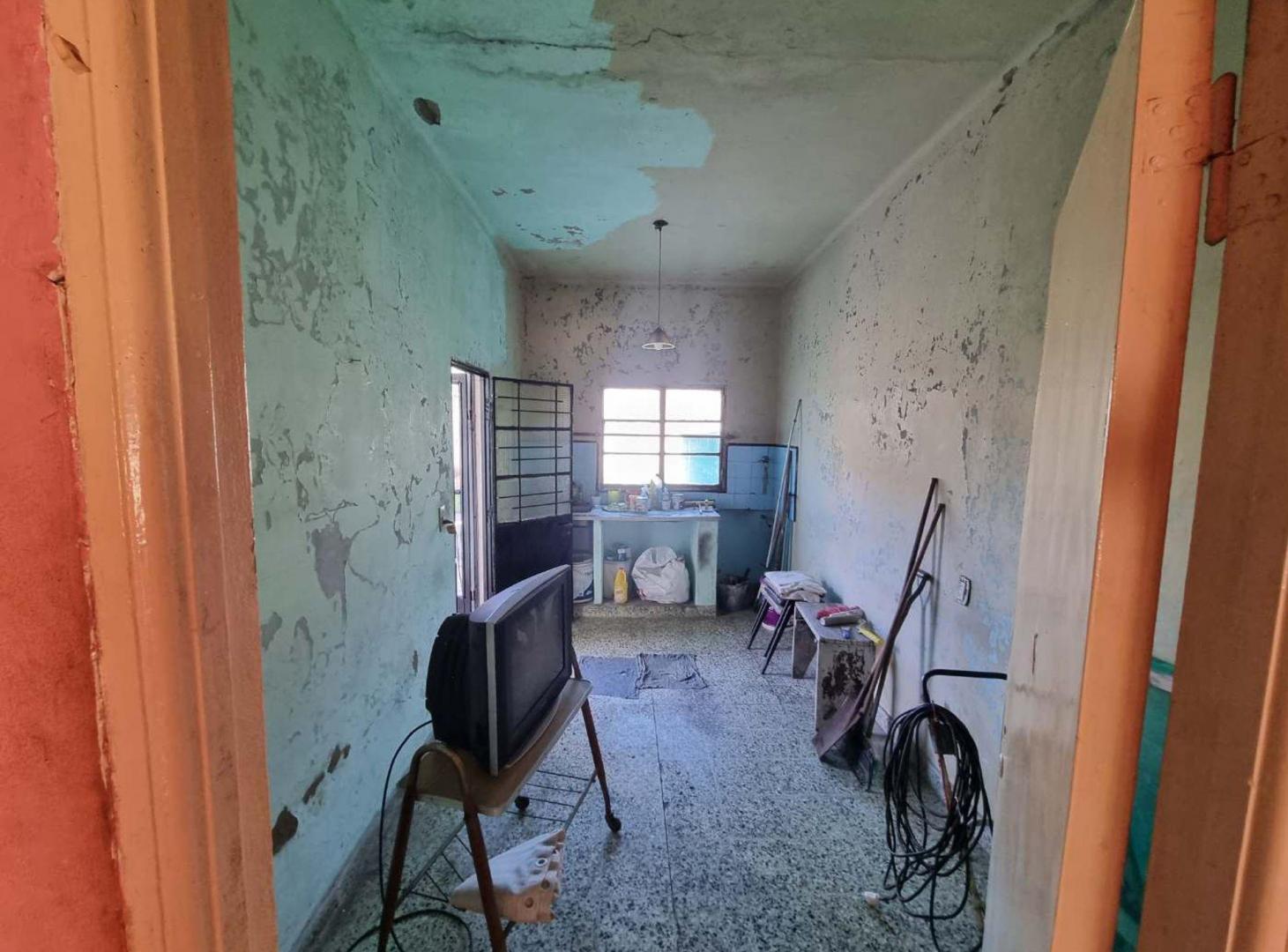 Foto de Casa de 3 ambientes en venta en Quilmes, imagen 2