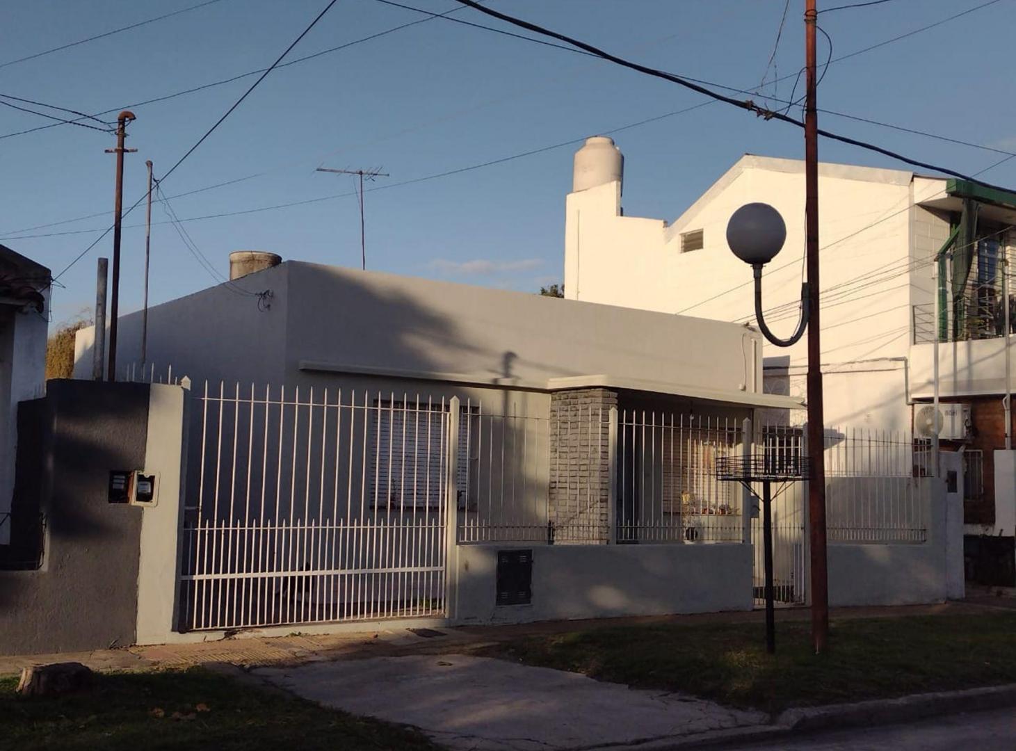Foto de Casa de 3 ambientes en venta en Quilmes, imagen 4