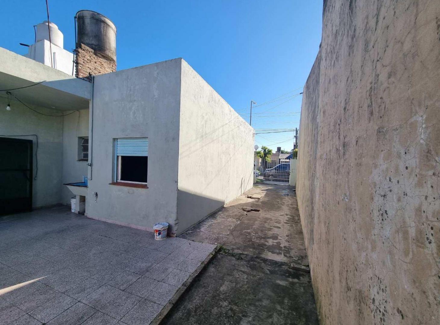 Foto de Casa de 3 ambientes en venta en Quilmes, imagen 5