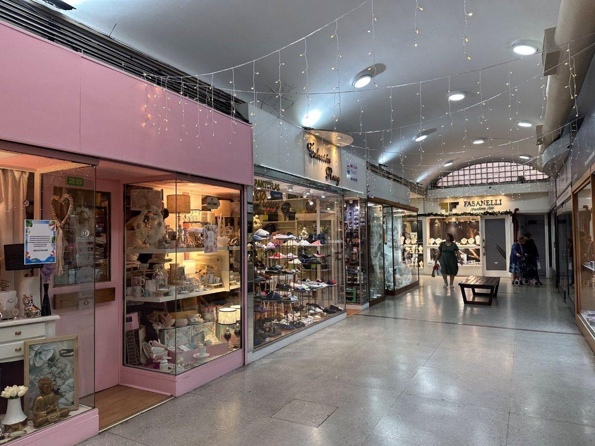 Foto de VENTA OPRTUNIDAD LOCAL EN GALERIA BELGRANO, imagen 4