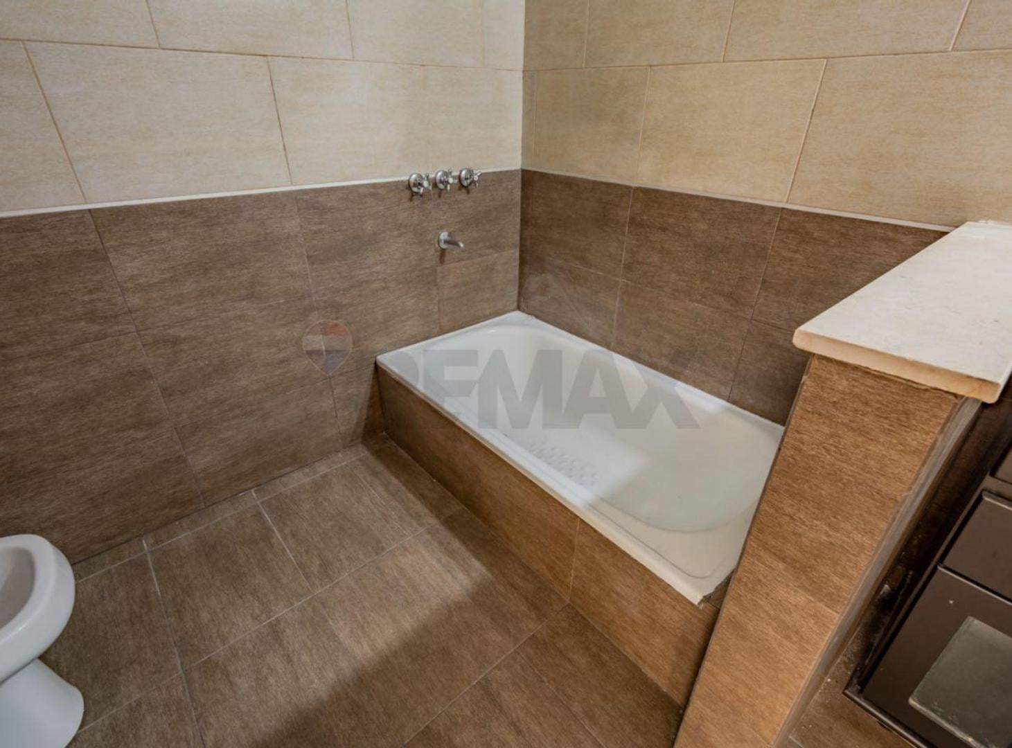 Foto de VENTA DEPTO 2 AMB -TAPIALES - APTO CREDITO/PERMUTA, imagen 3