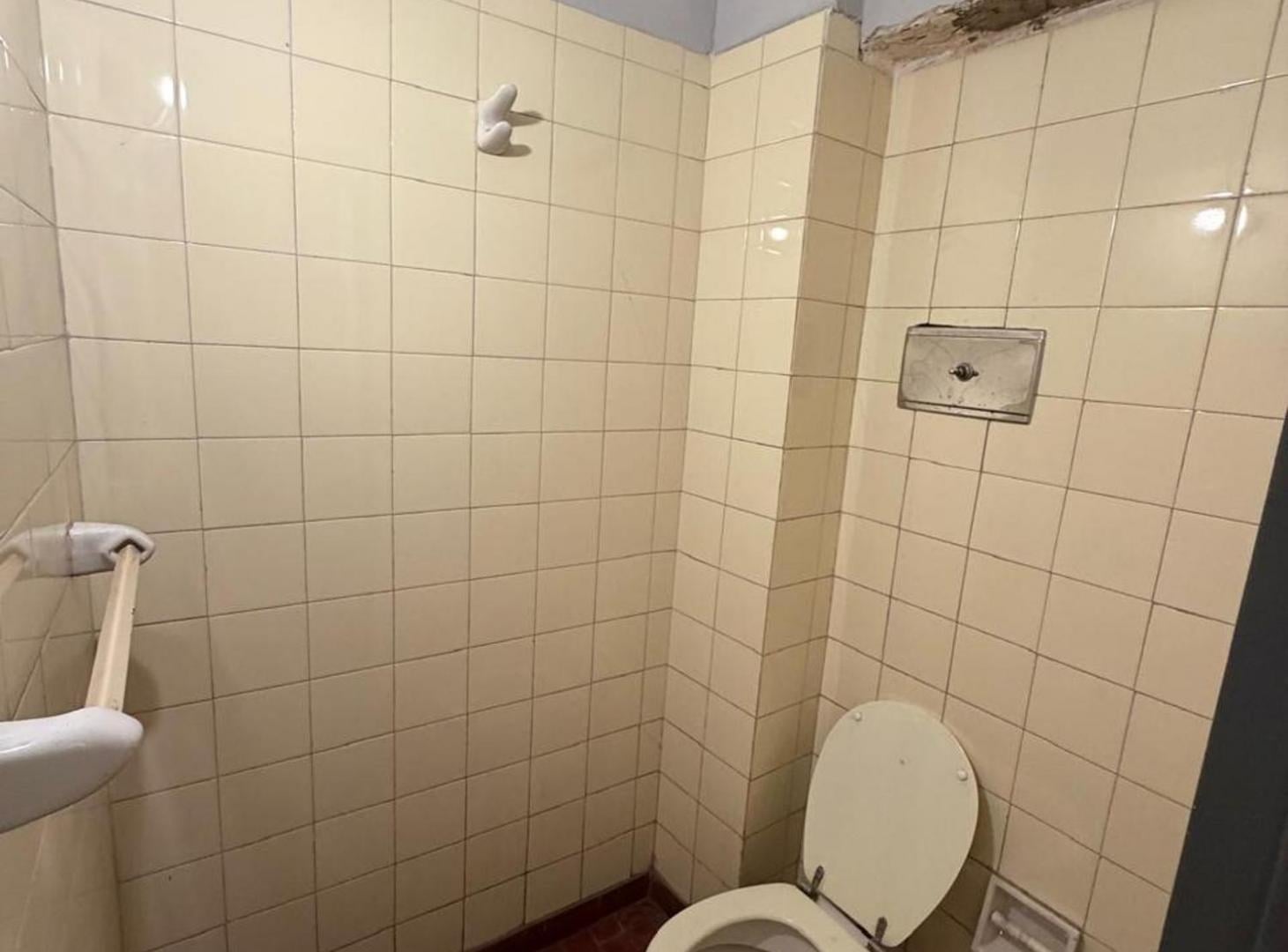 Foto de LOCAL COMERCIAL-AV BALBIN-SAAVEDRA-CON PATIO, imagen 4
