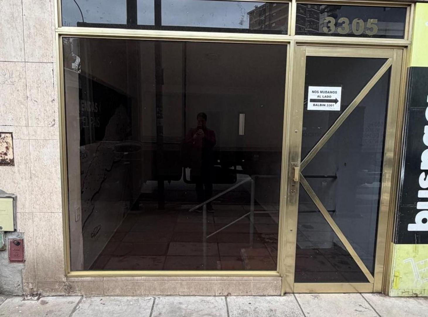 Foto de LOCAL COMERCIAL-AV BALBIN-SAAVEDRA-CON PATIO, imagen 1