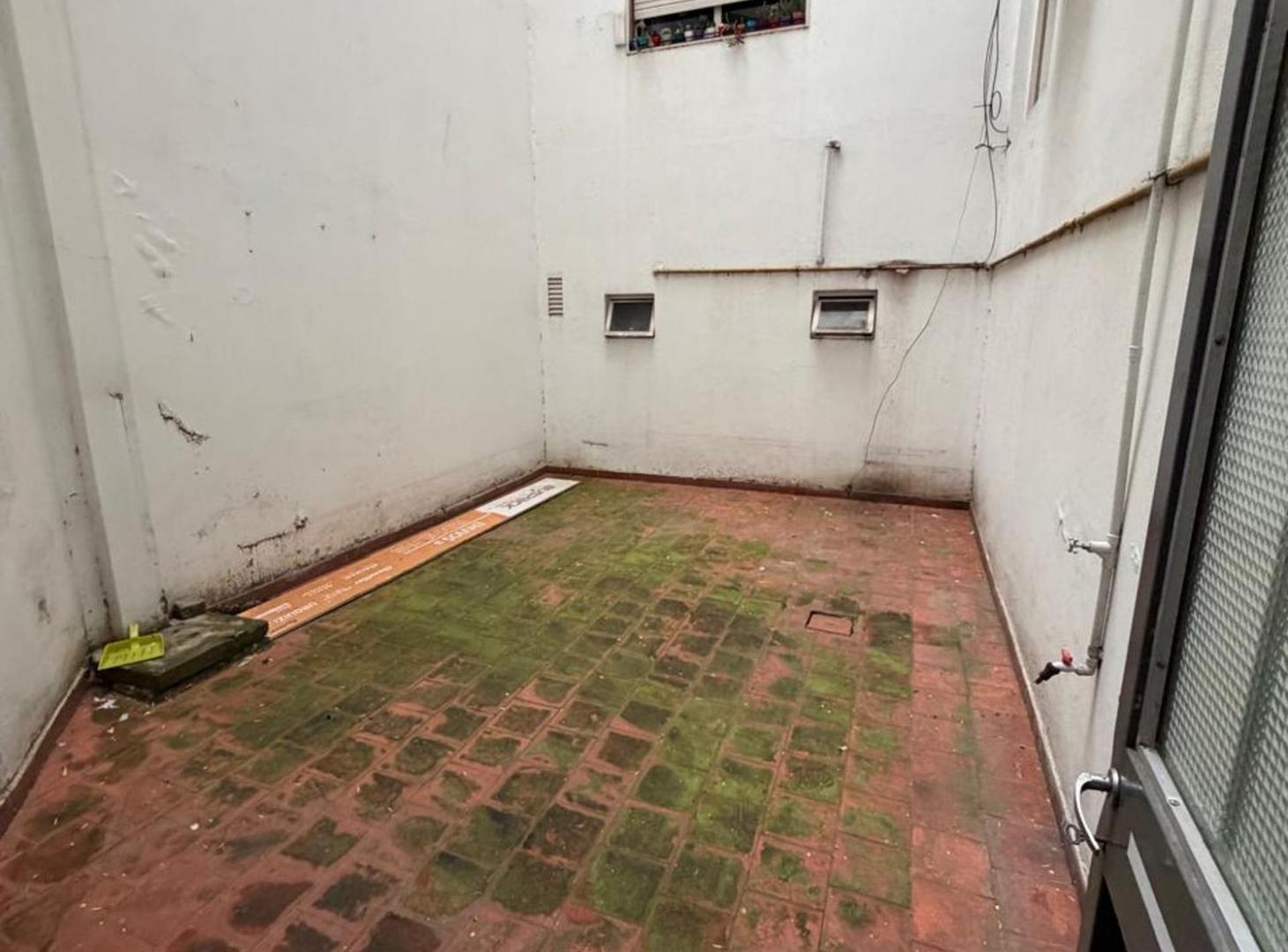 Foto de LOCAL COMERCIAL-AV BALBIN-SAAVEDRA-CON PATIO, imagen 2