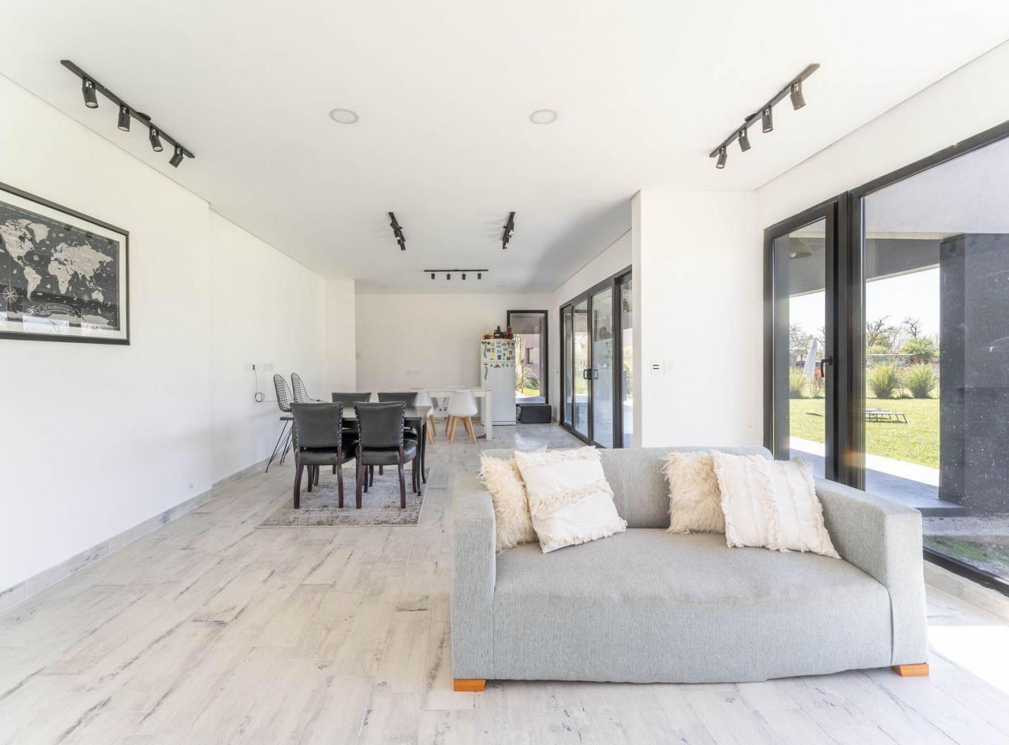 Foto de CASA 4 AMB CON PARQUE - BARRIO PRIVADO LA ELINA, imagen 5