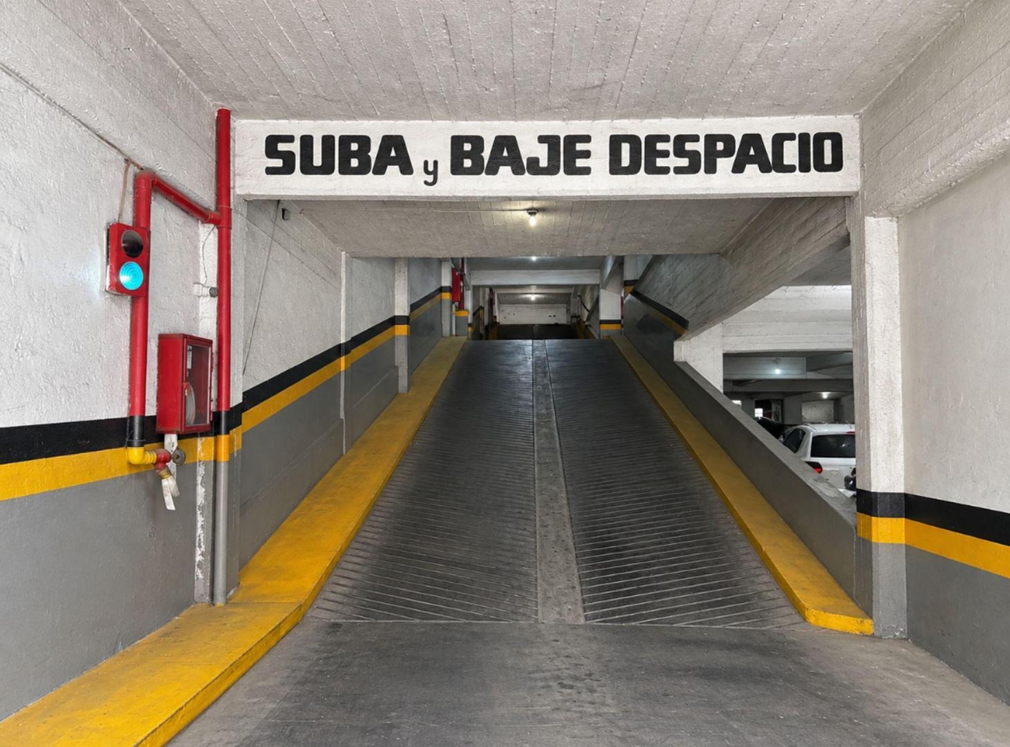 Foto de VENTA EXCELENTE COCHERA FIJA CUBIERTA V.CRESPO, imagen 5