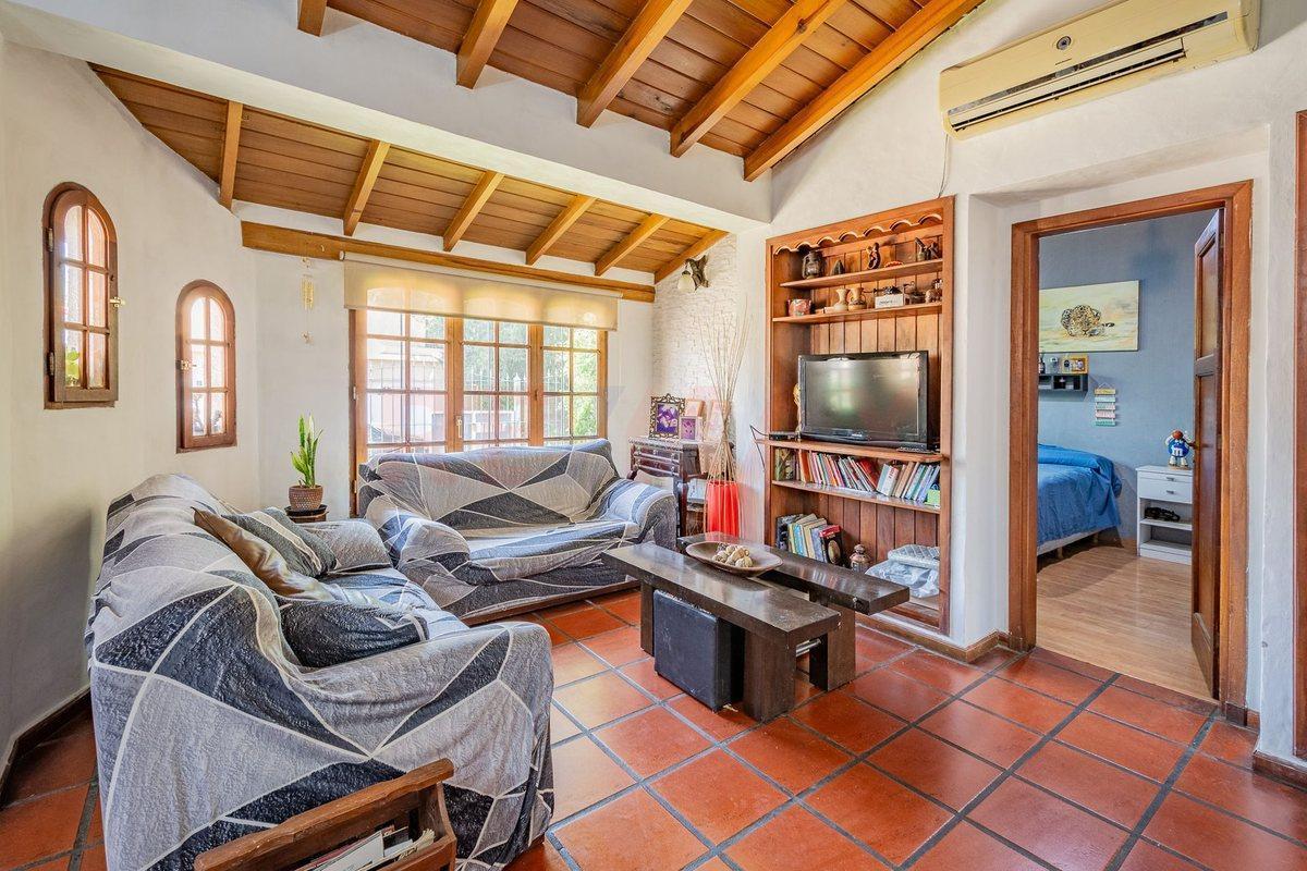 Foto de Casa 4 amb + DPTO - C. Evita - VENTA / PERMUTA, imagen 5