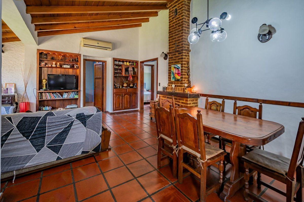 Foto de Casa 4 amb + DPTO - C. Evita - VENTA / PERMUTA, imagen 4