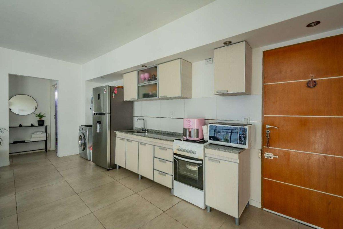 Foto de Excelente departamento 2 ambientes con balcon, imagen 2
