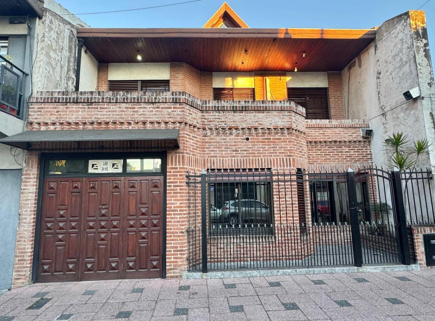Foto de Venta casa 4 ambientes Avellaneda piscina parrilla, imagen 5