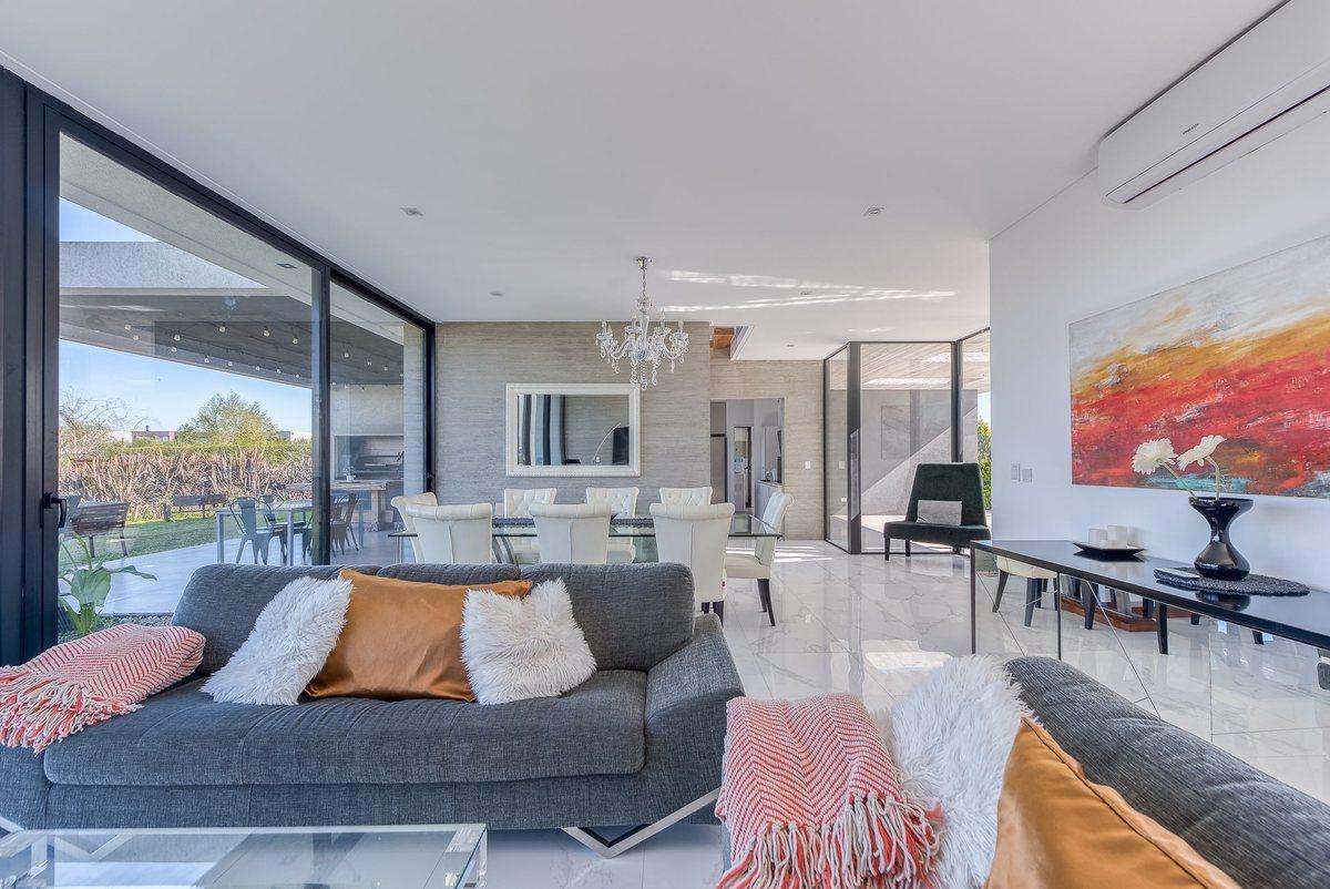 Foto de VENTA CASA DE 7 AMBIENTES EN EL CANTON B. PUERTO, imagen 5