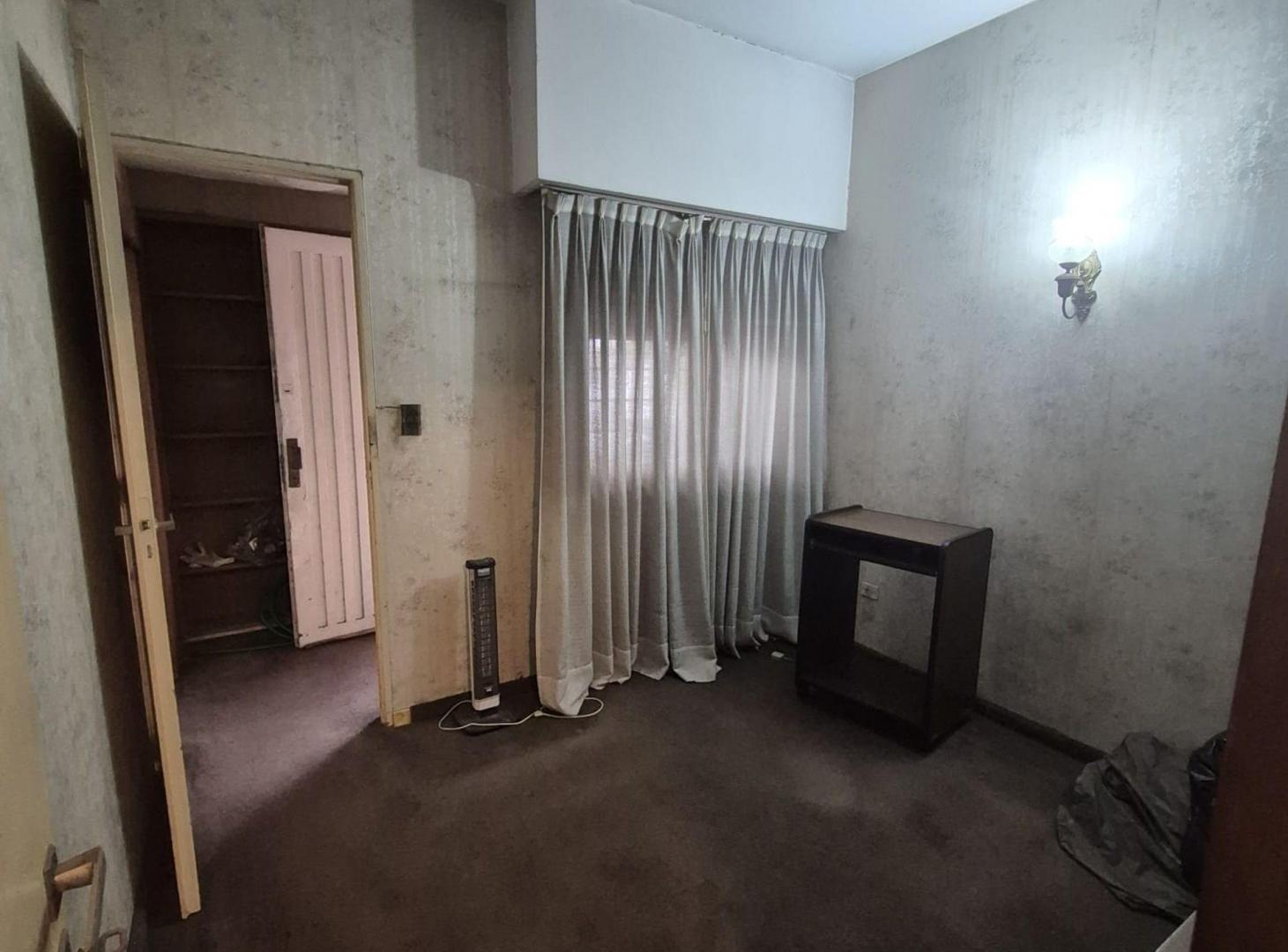 Foto de Casa 4 ambientes lote 220m2 a Refaccionar Haedo, imagen 4