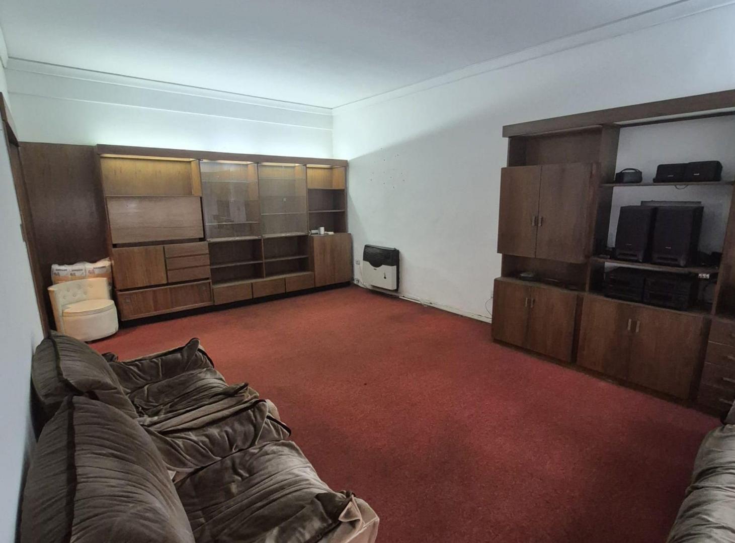 Foto de Casa 4 ambientes lote 220m2 a Refaccionar Haedo, imagen 2